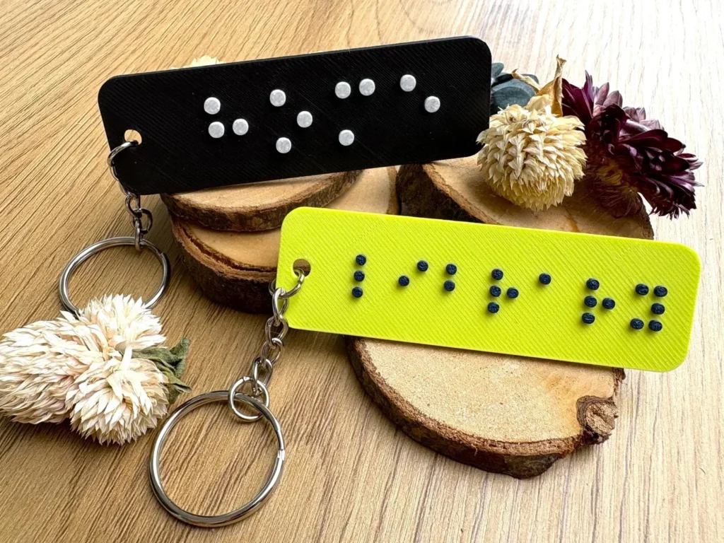 Plain Braille keychain – main view, 3D-printed product by PRINEN